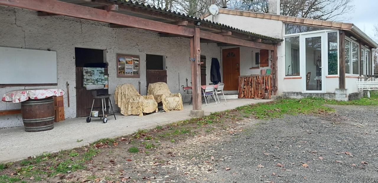 Вилла Ferme Equestre Des Abrons Pailloles Экстерьер фото